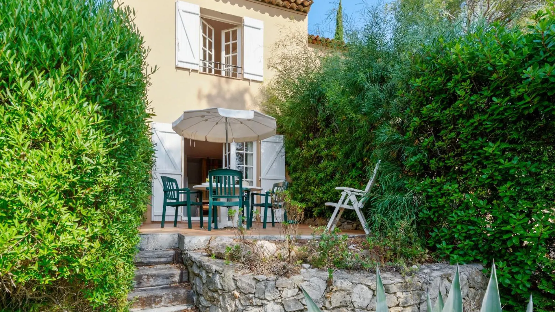 Aparthotel Residence Partenaire Le Domaine De Garlande Cavalaire-sur-Mer France