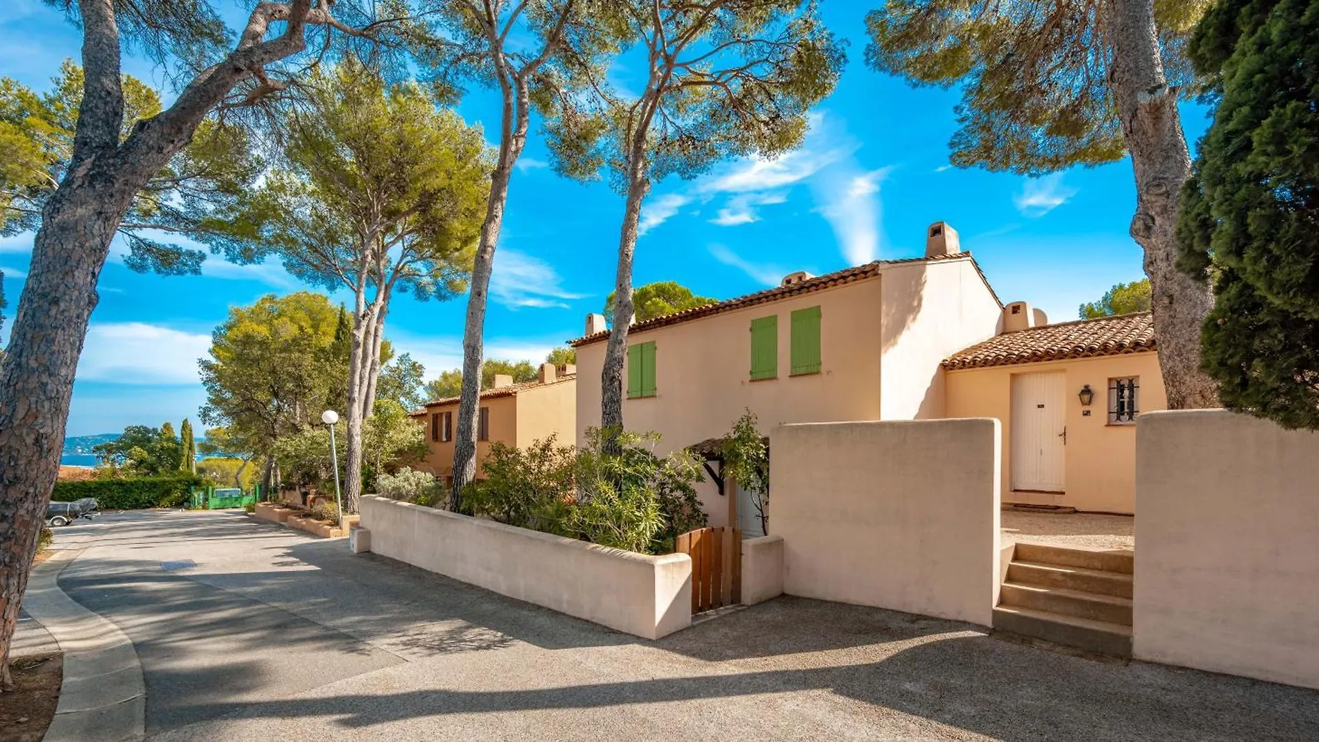 Aparthotel Residence Partenaire Le Domaine De Garlande Cavalaire-sur-Mer France